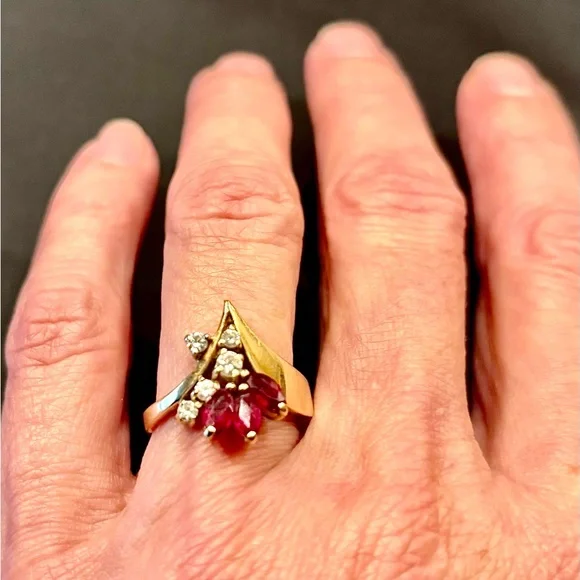 Genuine Vintage 1985 Diamond and Ruby Ring Set in 14k Gold Gorgeous Ring Size 6 - Picture 7 of 8